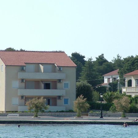 Beach Home Noemie Vir Extérieur photo