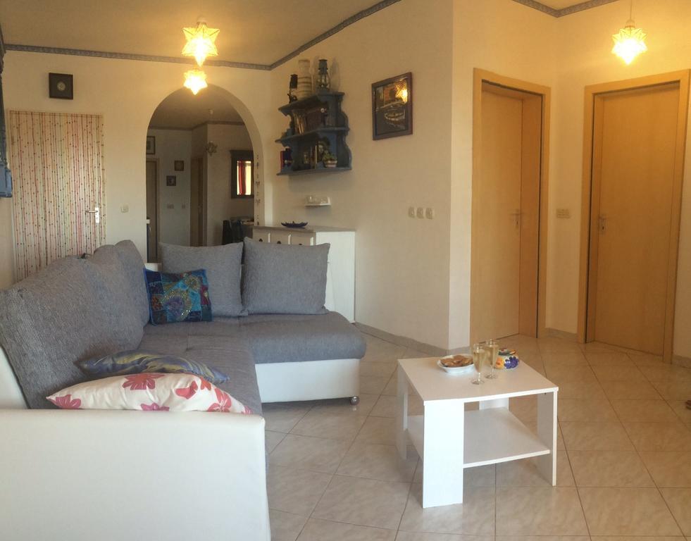 Beach Home Noemie Vir Extérieur photo