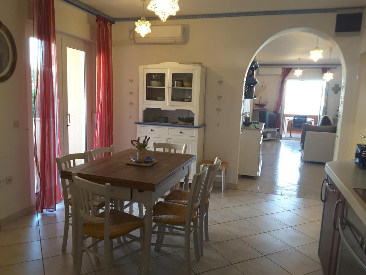 Beach Home Noemie Vir Extérieur photo