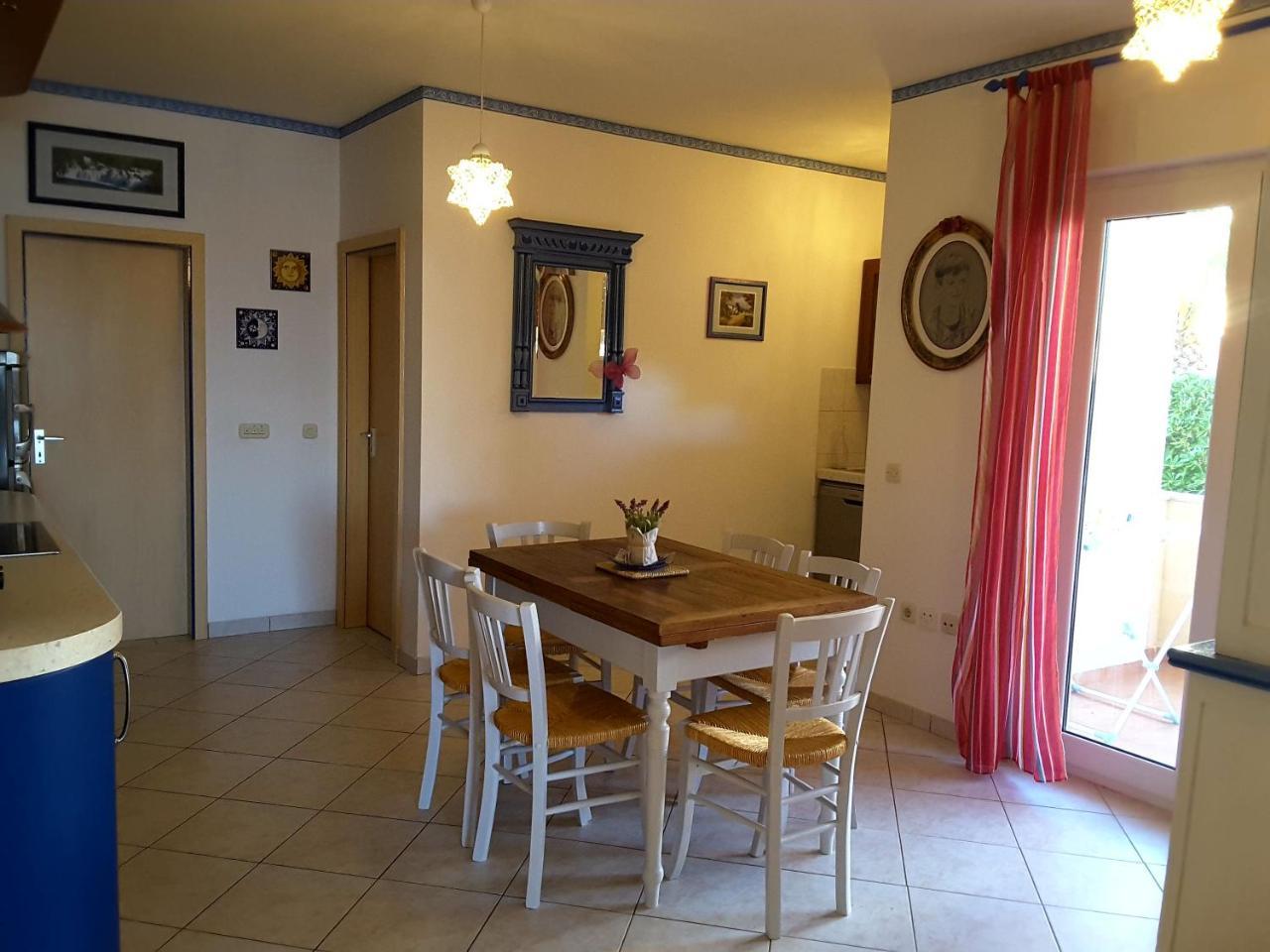 Beach Home Noemie Vir Extérieur photo