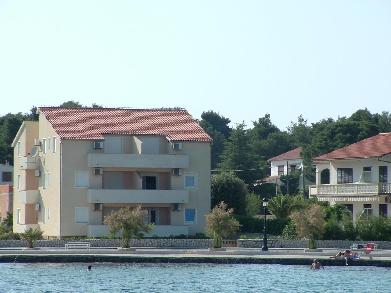 Beach Home Noemie Vir Extérieur photo